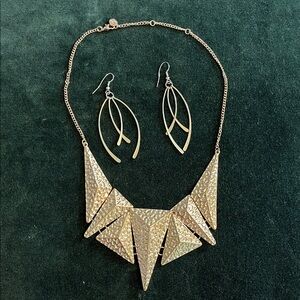 Avante Geometrical Gold Necklace and Earring Set